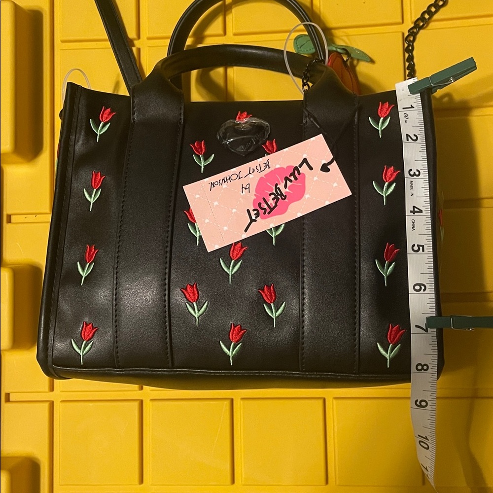 NWT Betsey Johnson 🌷 Tulip 🌷Floral Embroidered Black Handbag - Picture 11 of 13